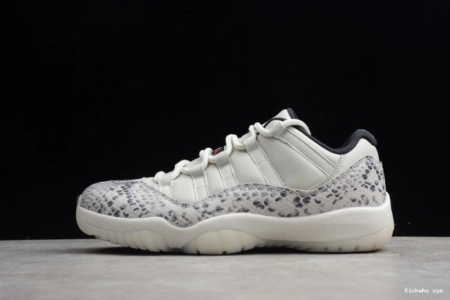 Snake Light Jordan 11 Bone SE Low CD6846-002 Air 0607